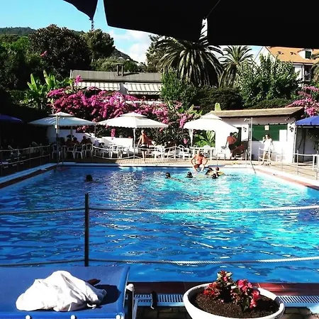 Bifamiliare Cherie Con Parco E Piscina Sestri Levante